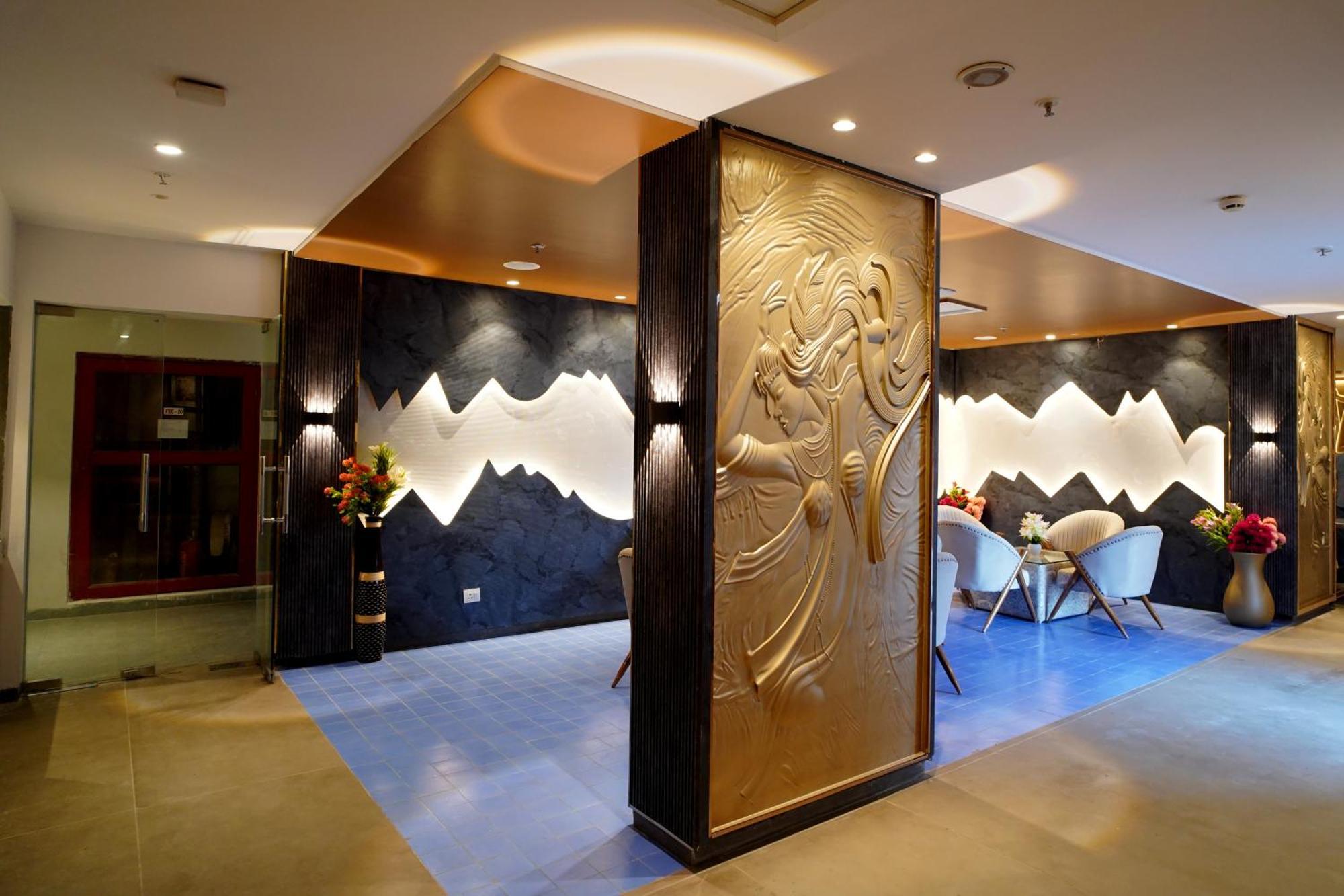 Hotel Sakura Gold Гургаон Екстериор снимка